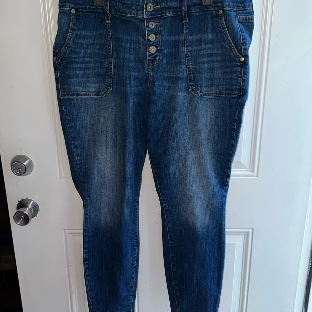 Torrid Feel the Fit Jeans - Picture 1 of 6